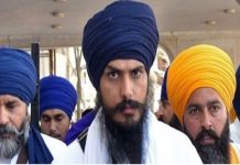 Tinder पर लड़कियों से अश्लील बातें करता था सांसद अमृतपाल, Police ने डेटिंग App से मांगी जानकारी