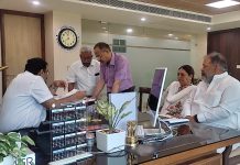 लंबित मांगों के संबंध में पूर्व भाजपा अध्यक्ष व वरिष्ठ नेता अरुण सूद सहित अन्य प्रतिनिधिमंडल ने की चीफ़ सैक्रेटरी से मुलाकात ।