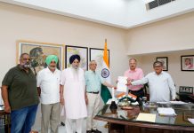धार्मिक संस्थाओं के विरुद्ध डिमोलिश नोटिस पर प्रतिमंडल ने राज्यपाल प्रशासक से की मुलाकात