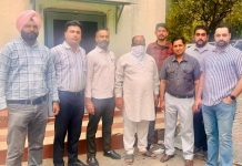भ्रष्टाचार विरोधी मुहिम : डी.ई.ओ. कार्यालय का क्लर्क शिक्षक से दूसरी किस्त के 20,000 रुपए रिश्वत लेते रंगे हाथों काबू
