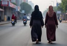 शॉर्ट्स, लेगिंग्स पर बैन! बांग्लादेश में ‘तालिबानी’ ड्रेस कोड पर बवाल, जनता के गुस्से के आगे सरकार को झुकना पड़ा