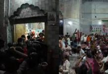 सावन के सोमवार पर बाराबंकी में हाहाकार, बंदरों की शरारत से मची भगदड़; 2 श्रद्धालुओं की मौके पर मौत