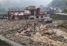 जम्मू-कश्मीर के रामबन में बादल फटने से भयावह तबाही, 5 लोगों की मौत, कई मकान मलबे में दबे