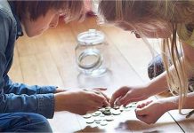 Child Bank Accounts: अब बच्चे भी होंगे ‘स्मार्ट इन्वेस्टर’! इन बैंकों में खोलें अकाउंट, मिलेगा तगड़ा रिटर्न, जानें कैसे?