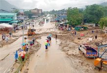 Himachal: कुल्लू और मंडी में बाढ़ ने मचाई तबाही, कई वाहन मलबे में दबे, चंडीगढ़-मनाली फोरलेन ठप्प
