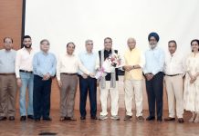 डीएमसीएच ने अपने कैबिनेट मंत्री का किया अभिनंदन