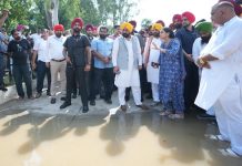 मुख्यमंत्री ने अधिकारियों को बाढ़ प्रभावित क्षेत्रों में बचाव और राहत कार्यों में और तेजी लाने के निर्देश दिए