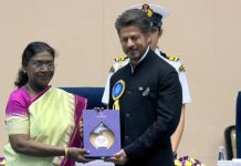 राष्ट्रपति द्रौपदी मुर्मू के हाथों मिला शाहरुख खान को मिला पहला राष्ट्रीय पुरस्कार,फ्लाइंग किस देकर ‘किंग खान’ ने जीता दिल