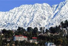 Himachal: धौलाधार की पहाड़ियों ने ओढ़ी बर्फ की चादर! यह जगह देती है स्वर्ग जैसा सुंदर नज़ारा