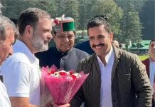 शिमला पहुंचे राहुल गांधी, मंत्री विक्रमादित्य सिंह ने किया स्वागत