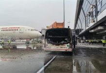 IGI एयरपोर्ट पर बड़ा हादसा, विमान के पास खड़ी बस में अचानक लगी भीषण आग