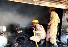 Kangra: ऑटो स्पेयर पार्ट्स की एजैंसी में लगी भीषण आग, लाखों रुपए का नुक्सान