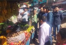 J&K: त्योहारों पर दुकानदारों को अलर्ट! सख्ती से हो रही जांच-पड़ताल