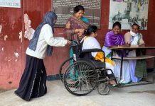 Ghatshila By-Election LIVE: घाटशिला विधानसभा सीट पर Voting शुरू, मतदान केंद्रों पर पहुंचने लगे मतदाता