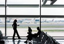 टिकट कैंसिलेशन पर अब नहीं लगेगा चार्ज, DGCA का बड़ा बदलाव — 48 घंटे में मुफ्त रद्दीकरण और एयरलाइंस होंगी रिफंड की जिम्मेदार