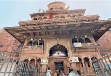 Shri Banke Bihari Mandir : श्रद्धालुओं के लिए बड़ा बदलाव, बांके बिहारी मंदिर में एक बार में 200 भक्त ही कर पाएंगे दर्शन