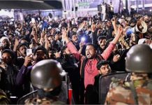 Dhaka: चुनावी अभियान में नेता के सिर में लगी गोली, मौत…आक्रोशित लोगों की भीड़ ने जमकर मचाया उत्पात