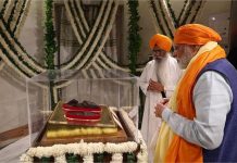 गुरु गोबिंद सिंह साहस, करुणा और त्याग के प्रतीक बने रहेंगे: प्रधानमंत्री मोदी