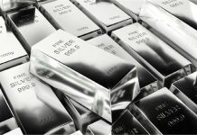 MCX पर चांदी 2 लाख के पार, सोने की चमक भी बढ़ी