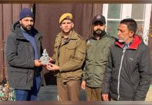 J&K: झेलम की लहरों से निकला ऐतिहासिक रहस्य, मछुआरे के हाथ लगा प्राचीन खजाना