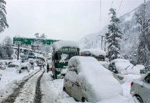 हिमाचल में बर्फबारी का दौर जारी, अटल टनल बंद, अलर्ट पर प्रशासन
