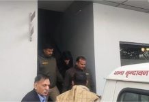 वृंदावन में होटल का ताला तुड़वाकर पुलिस की एंट्री! मुस्लिम युवक और हिंदू युवती मिले साथ, हिंदू संगठनों का भारी हंगामा और जांच जारी