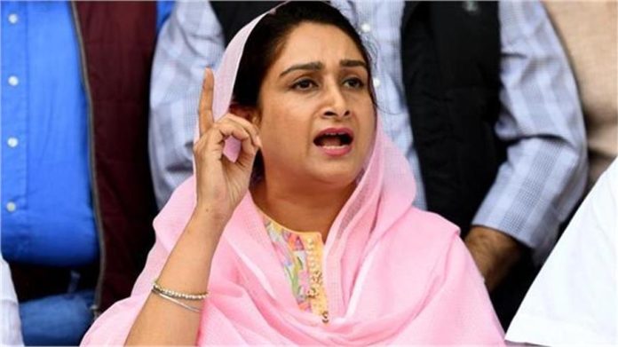 10_08_184865170harsimrat-kaur-badal-ll