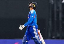 रवि शास्त्री ने अभिषेक शर्मा को दी अहम सलाह, बताया फॉर्म में वापसी का तरीका