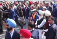 पंजाब में नशे के खिलाफ गर्वनर के साथ दिखें डेरा ब्यास प्रमुख, कर रहे पैदल यात्रा