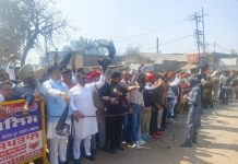आप नेताओं ने अमृतसर में हरियाणा के मुख्यमंत्री नायब सिंह सैनी को दिखाए काले झंडे