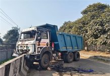 Highway सर्विस रोड पर बड़ा हादसा, टिप्पर की चपेट में आया साइकिल सवार