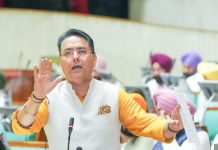 ‘विश्व गुरु’ से लेकर सिलेंडरों के लिए लाइनों तक का सफर: अमन अरोड़ा ने केंद्र सरकार के दावों की खोली पोल