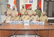 सीमा पार से चल रहे हथियार तस्करी मॉड्यूल का भंडाफोड़, नाबालिग सहित छह आरोपी अमृतसर में गिरफ्तार; सात आधुनिक पिस्तौल बरामद
