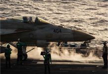 US का बड़ा कदम: अमेरिकी नौसेना ने 10,000 सैनिकों के साथ ईरानी बंदरगाहों पर की नाकाबंदी