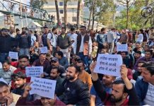 कांगड़ा में कमर्शियल वाहन ऑपरेटरों का हल्ला बोल: गाड़ियों की थमी रफ्तार