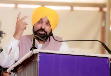 कांग्रेस और अकालियों ने गरीबों से शिक्षा छीनकर और स्कॉलरशिप का पैसा हड़पकर बाबा साहेब अंबेडकर की पीठ में छुरा घोंपा: मुख्यमंत्री भगवंत सिंह मान
