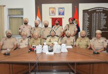 सरहद पार से नशीले पदार्थों की तस्करी वाले कार्टेलों से संबंधित पांच व्यक्ति 7 किलो हेरोइन समेत अमृतसर से गिरफ्तार