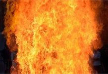 Chhattisgarh Fire: धू-धू कर जल उठा ‘हटरी बाजार’, भीषण आग की चपेट में आई इमारत, नगर सेना का जवान गंभीर
