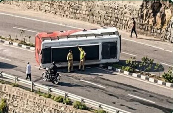 2026_5image_12_18_195860568solanroadaccident-ll