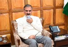 Shimla: मुख्यमंत्री ने फोन पर प्रदेश टॉपर अनमोल को दी बधाई