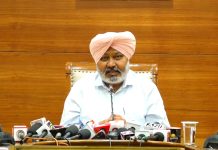 भाजपा की अगुवाई वाली केंद्र सरकार आरबीआई को निजी खजाने की तरह इस्तेमाल कर रही है, जबकि राज्यों को उनके बनते हिस्से से वंचित रखा जा रहा है: हरपाल सिंह चीमा
