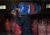 LPG Price Hike: महंगाई का झटका: कमर्शियल LPG सिलेंडर ₹42 तो 5 किलो वाला ₹11 महंगा, आज से लागू हुईं नई दरें, जानें नए रेट्स