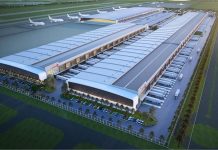 Noida International Airport पर उतरा पहला मालवाहक विमान, ‘वाटर कैनन सैल्यूट’ से हुआ शानदार स्वागत