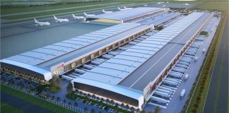 Noida International Airport पर उतरा पहला मालवाहक विमान, ‘वाटर कैनन सैल्यूट’ से हुआ शानदार स्वागत