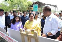 बुराड़ी पहुंचीं CM रेखा गुप्ता, DTO और ATS सेंटर का किया निरीक्षण