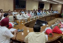वित्त मंत्री हरपाल सिंह चीमा ने कर्मचारियों के लंबित मुद्दों के ठोस समाधान के लिए विभिन्न विभागों की कर्मचारी यूनियनों के साथ की बैठकें