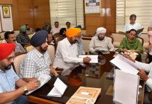 वित्त मंत्री हरपाल सिंह चीमा ने कर्मचारी यूनियनों के साथ उच्च स्तरीय बैठकों की अध्यक्षता की, लंबित मुद्दों के जल्द समाधान के दिए निर्देश