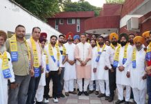 आप को बड़ा समर्थन, श्री हरगोबिंदपुर नगर परिषद के अध्यक्ष नवदीप सिंह पन्नू, कई पार्षद और पठानकोट के कांग्रेसी नेता हुए पार्टी में शामिल
