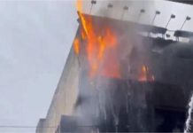 Delhi Fire: उत्तम नगर के 3 मंजिला शोरूम में लगी भीषण आग, लाखों का सामान खाक