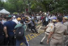 छात्रों के विरोध-प्रदर्शन पर पुलिस की कार्रवाई और राम मंदिर में चंदा चोरी को लेकर केंद्र पर भड़के खड़गे, बोले- यह लोकतंत्र पर हमला है